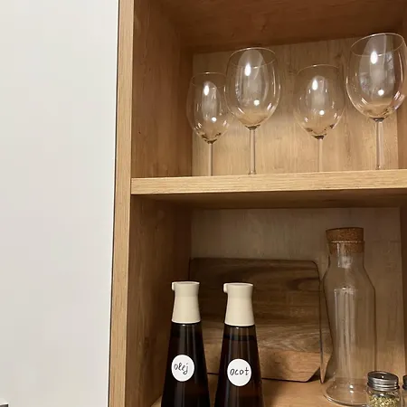 Elegant Escape I - Centre & Free Parking Apartman Pozsony