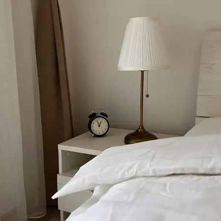 Elegant Escape I - Centre & Free Parking Apartment *
